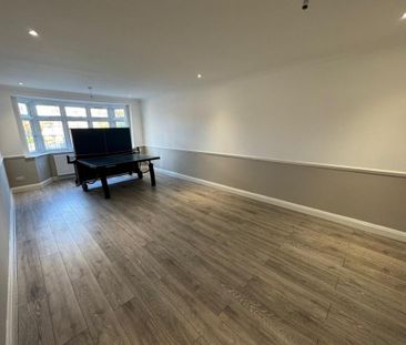 8 bedroom detached house to rent - Photo 3