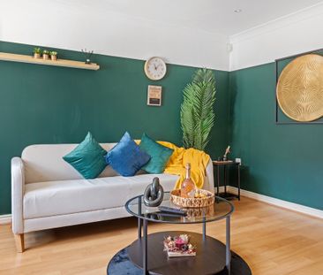 3 Bed Terraced House, Madden Close, NG5 - Photo 4