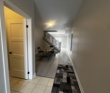 For Lease - 230 Prince William Way, Barrie, Ontario - Photo 6