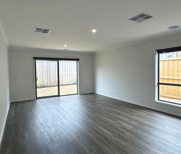 Beautiful 4 Bedroom Home for Rent - Photo 1