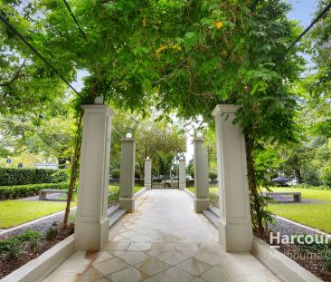 Modern One-Bedroom Apartment - Photo 6