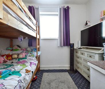 3 bedroom detached house to rent - Photo 4