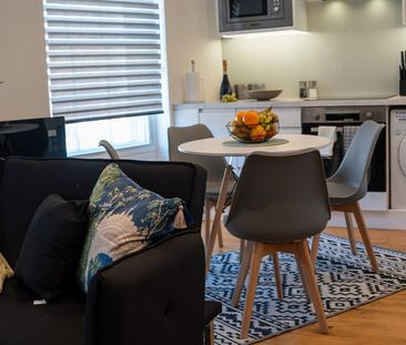 Livery Close - Photo 6