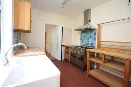 3 bedroom terraced house to rent - Photo 4