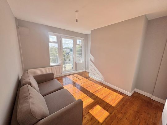 3 bedroom property to rent - Photo 1