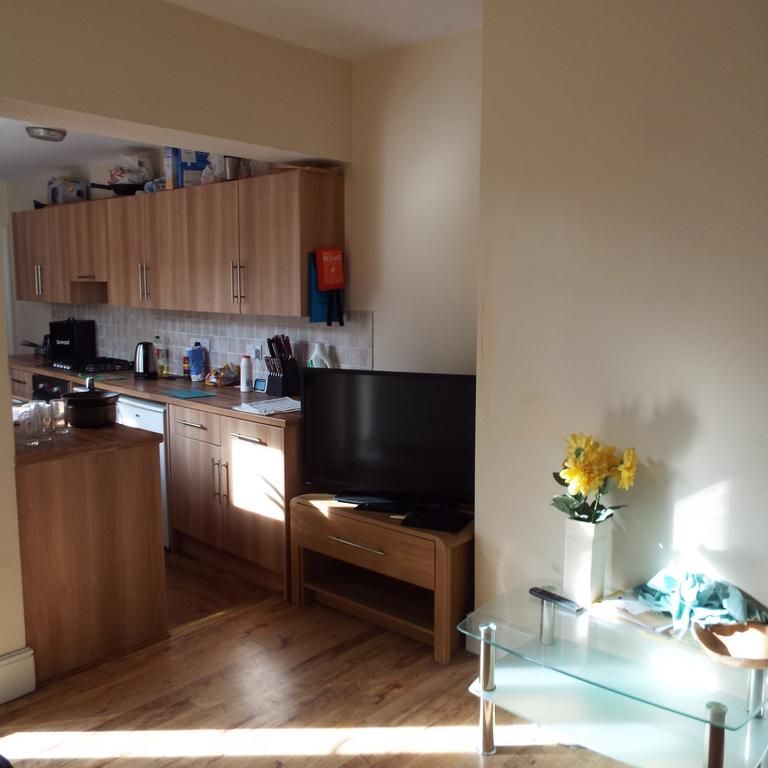 1 bedroom in a house share to rent - Photo 1