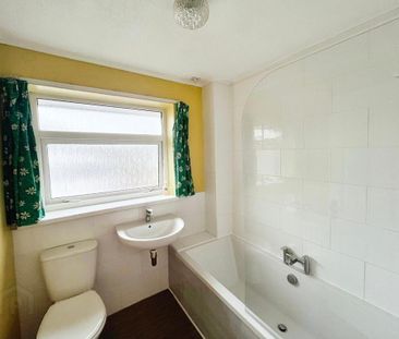 12 Thornleigh Park, Lisburn, BT28 2DD - Photo 4