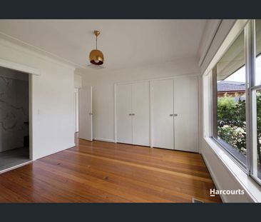 Modern Family Living in a Prime Doncaster East Location - Photo 6