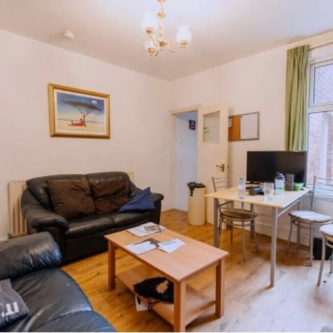 107 TIVERTON ROAD - Photo 1