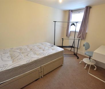 3 bedroom apartment to rent - Photo 3