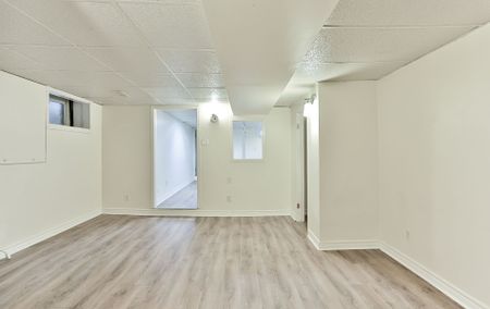 For Lease - 98 Uxbridge Avenue, Toronto, Ontario - Photo 5
