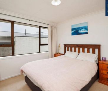 Family Home - Photo 5