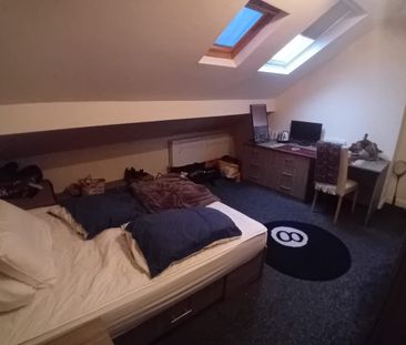 6 Bed - 72 Chapel Lane, Headingley, Leeds - LS6 3BW - Student - Photo 3