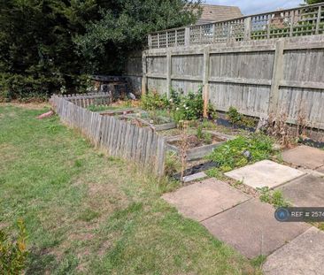 4 bedroom detached house to rent - Photo 4