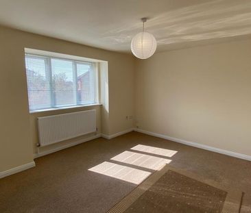 2 bedroom maisonette to rent - Photo 4