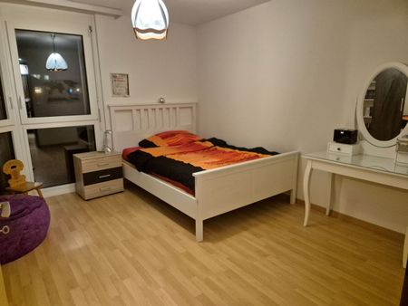 Living in the best location! - Photo 4