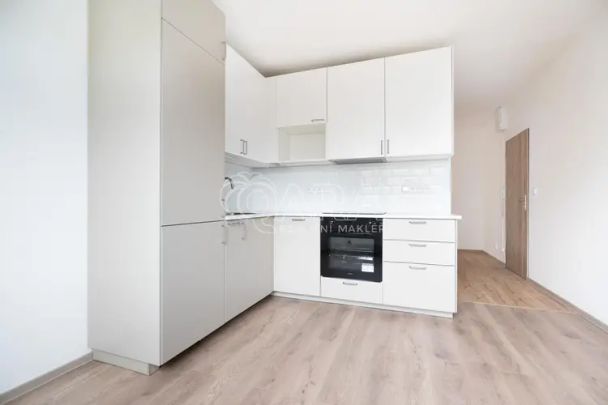Pronájem kompletně zrekonstruovaného bytu 2+kk s balkonem, Děčín Školní ulice - Photo 1
