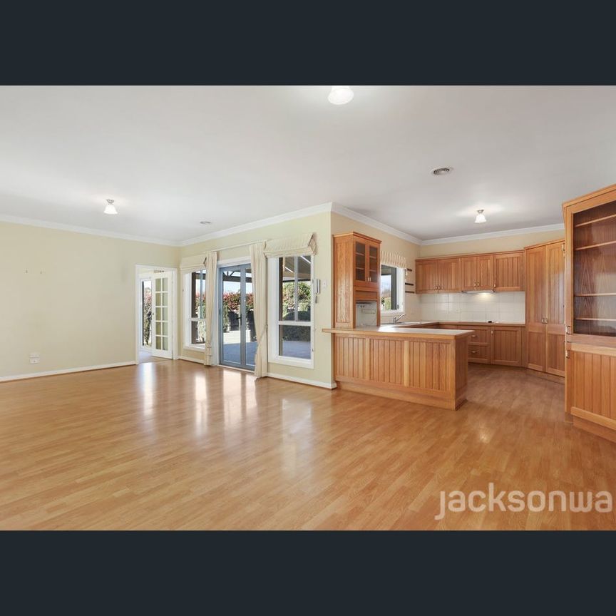 Spacious Family Home - Photo 1