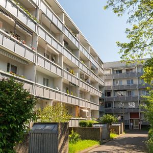 Großzügige Familienwohnung mit 4 Zimmern - Photo 2