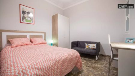 Room in a shared 5-bedroom apartment for rent in Russafa. - Foto 5