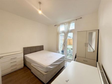 1 bedroom in a house share to rent - Photo 5