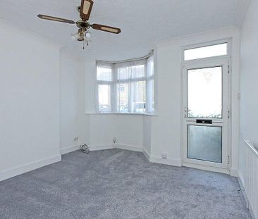 3 bedroom link detached house to rent - Photo 2