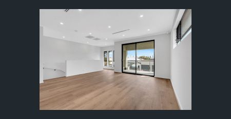 Hi, I’m a Brand New coastal luxury meets contemporary living - Photo 2