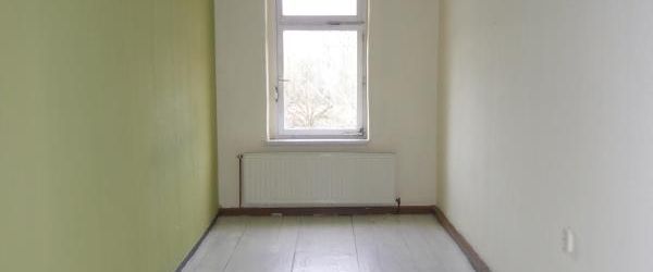 Teilsanierte 4-Zimmerwohnung in der Südvorstadt ! - Photo 1