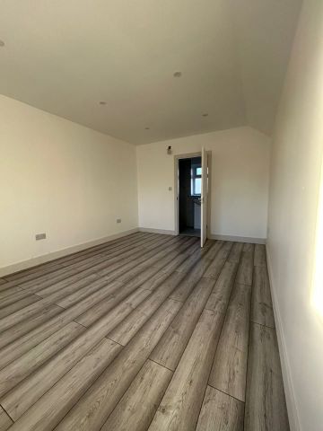 3 Bed End Terrace, Bournbrook Road, SE3 - Photo 5