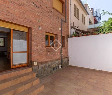 Carrer de Santiago Ramón y Cajal, Esplugues de Llobregat, Catalonia... - Photo 4