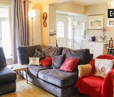 Cozy room to rent in 3-bedroom house in Ballymun, Dublin - Photo 4
