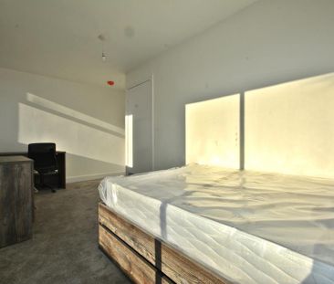 1 bedroom in a house share to rent - Photo 5