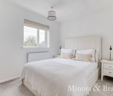 3 bedroom semi-detached house to rent - Photo 3