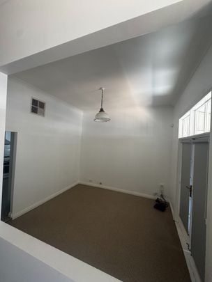 Beautifully Renovated 4-bedroom 2-bathroom Home. - Photo 1