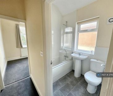 1 bedroom in a house share to rent - Photo 6