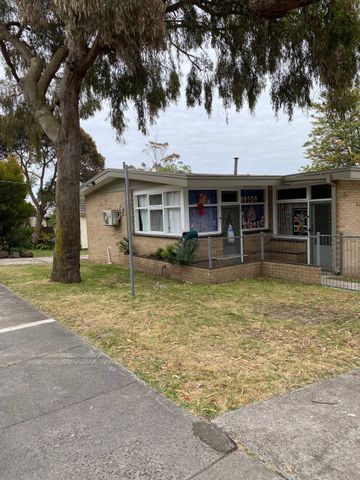 Rooming House in Frankston - Photo 2