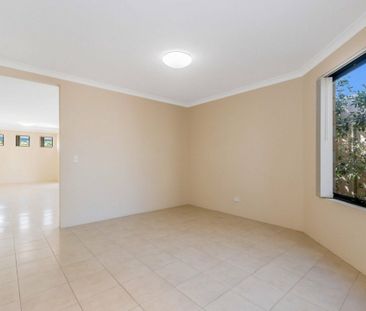 Easy-Care Lifestyle in a Prime Location - UNDER APPLICATION PENDING - Photo 3