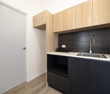 Brand New, Luxury 1 bedroom ultra modern apartments fully furnished... - Photo 4