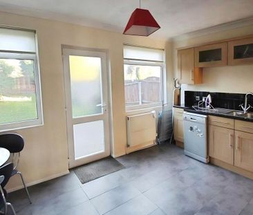 4 bedroom terraced house to rent - Photo 4