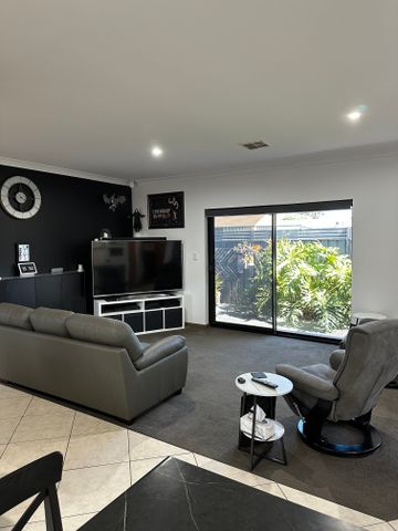 Semaphore Park - Photo 5