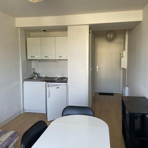 Location Appartement 1 pièce Meublé 19m² BLOIS 41000 - Photo 2