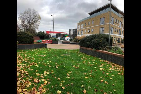 2 Bed Flat, Aldeburgh Street, SE10 - Photo 4