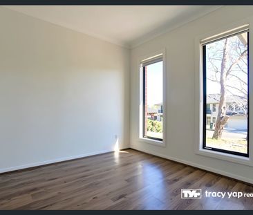 Special Two-Bedroom House with Double Garage - Photo 5
