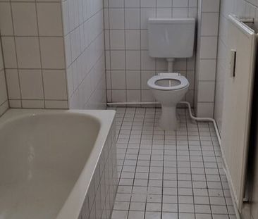 Große Vierzimmerwohnung in der Dianastraße- 2. OG ohne Aufzug! - Photo 1