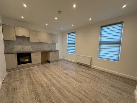 2 Bed Flat, Median Road, E5 - Photo 4