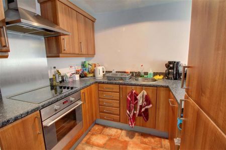 2 bedroom apartment to rent - Photo 2