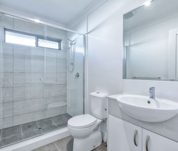 Modern 1 Bedroom Home with Air Conditioning, Alfresco Area & Pet-Fr... - Photo 5