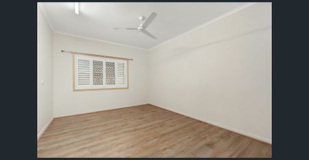 Charming Classic Home in a Quiet Brighton Street - Photo 2