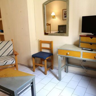 Studio apartment for rent in Pajaritos-Plaza de Toros - Photo 1