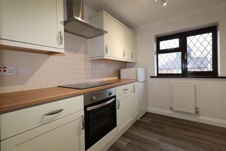 St Johns Road, Congleton, CW12 - Photo 4